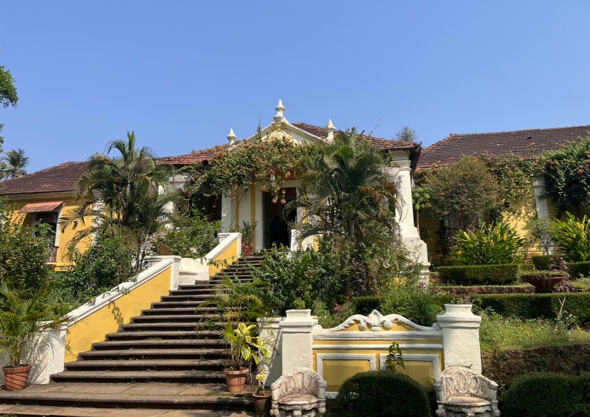 Heritage Palace Tour with Goan Home-Cooked Lunch - image 1